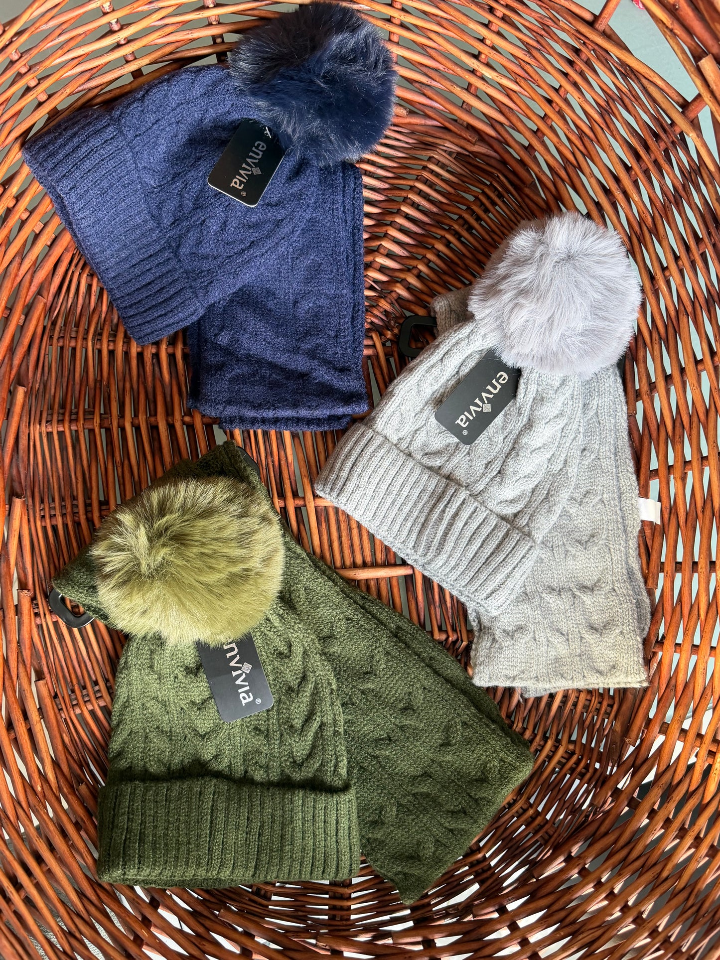 Cappello + sciarpe con trecce